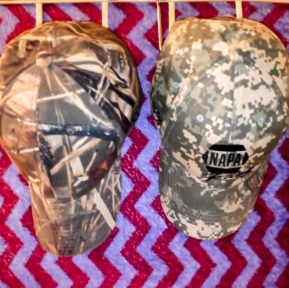 2 camo hats